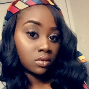 Meet your Posher, Tyronica